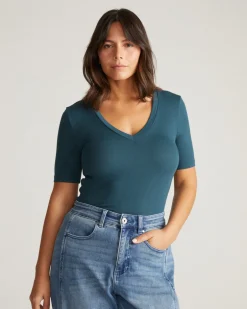 Universal Standard Foundation Short Sleeve V-Neck Tee