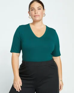 Universal Standard Lily Liquid Jersey V-Neck Stovepipe Tee