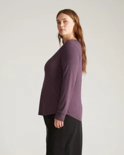 Universal Standard Long Sleeve V Rex
