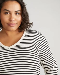 Universal Standard Long Sleeve V Rex