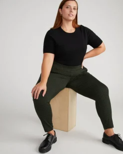 Universal Standard Minimalist Moro Pocket Signature Ponte Pants
