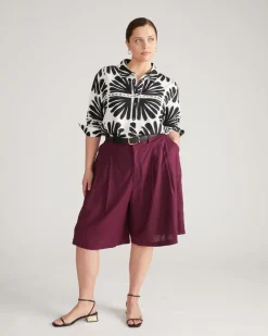 Universal Standard Seaport Tailored Linen Short